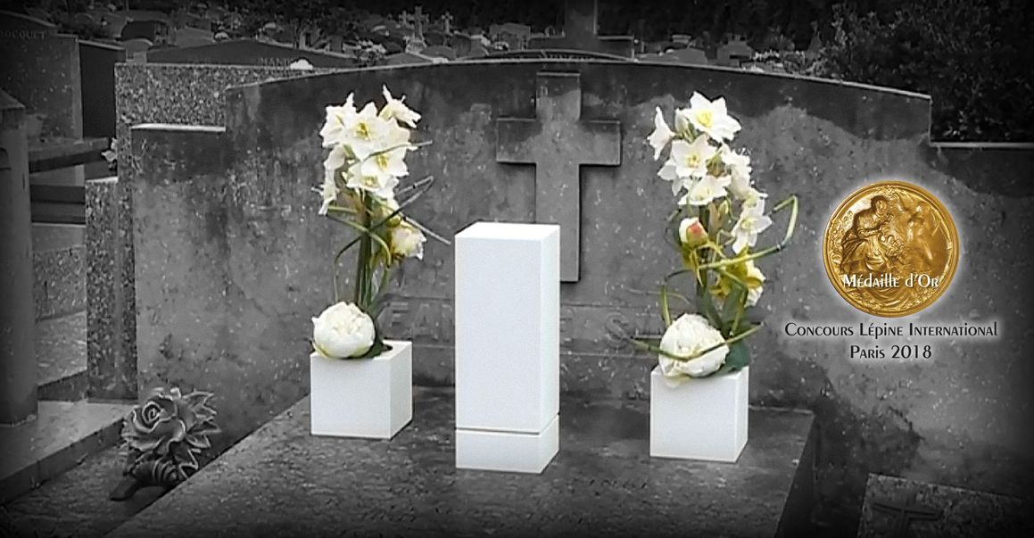 Funeral urns
